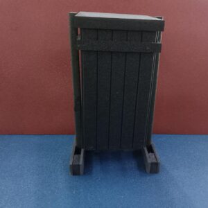 Basurero alto ranurado